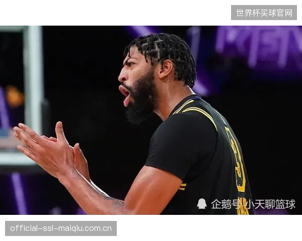 核心球员状态成未知数,戴维斯与乔纳森·戴维的竞技表现将决定球队上限。 核心球员状态成未知数,戴维斯与乔纳森·戴维的竞技表现将决定球队上限。